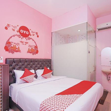 Hotel O Juanda Near Terminal International Juanda Brebek Екстер'єр фото